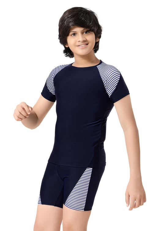 Batman 3 : A 2-piece shorts and T-shirt swimwear for boys with printed patchwork